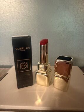 GUERLAIN Paris Lipstick - shade #819 - Corolla Rouge